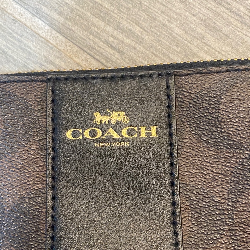Coach Brown and Black Wristlet with Gold Logo - Picture 2 of 6